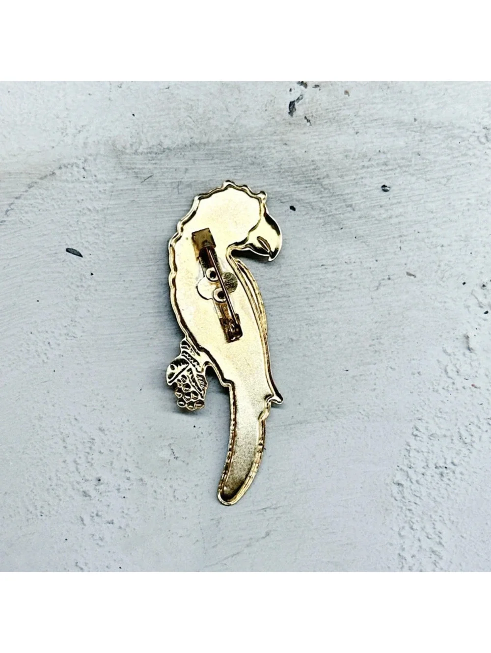 1057mc. Glitter Bird Brooch Vintage